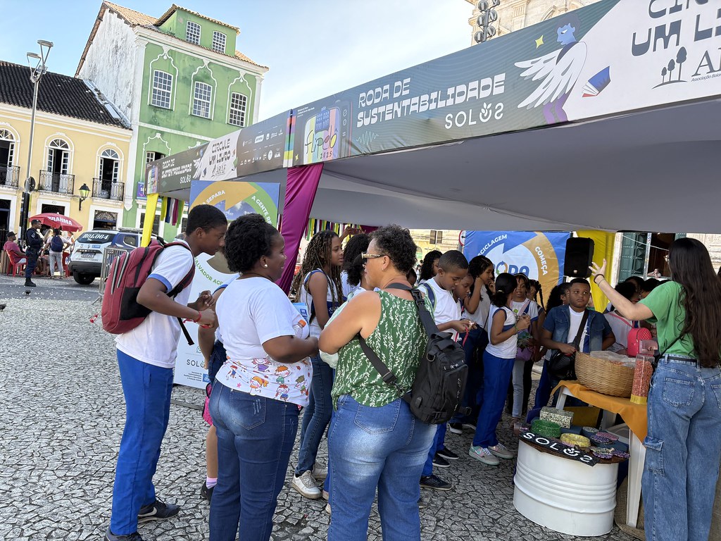 Projeto #CirculeUmLivro participa da Flipelô 2026